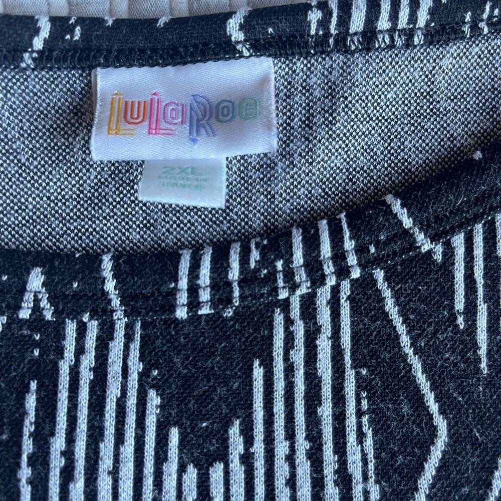 Lularoe - Picture 2 of 3